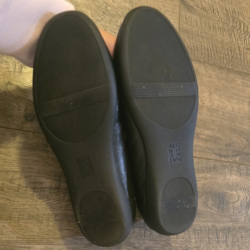 Naturalizer Classic Black Flats‎ - Picture 2 of 7